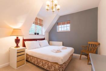 Holiday Home of the Month! Finchley, Sleeps 5, London (photo 4)