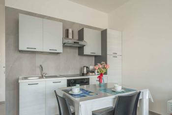Einstein - Modern Apartment with Balcony, Somma Lombardo (photo 3)