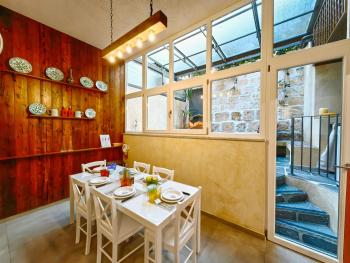 Basso 61 Urban Oasis with Private Mini Pool & Courtyard - Families & Groups, Palerme (photo 4)