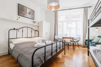 Bright downtown studio, Praha (fotografie 2)