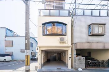 真 Private accommodation with sauna, close to USJ and Expo Park, free parking, 4 bedrooms, 8 beds, 2 bathrooms, Osaka (photo 3)
