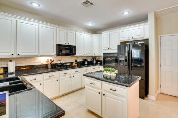 Upscale Henderson Hideaway with Private Patio!, Las Vegas (photo 3)