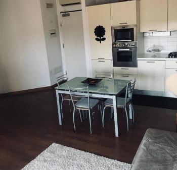Camera privata con bagno su appartamento condiviso, Benátky (fotografie 4)
