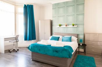 4BR Sleeps 10 - Football - Concert - Contractor - Anfield, Liverpool (photo 2)