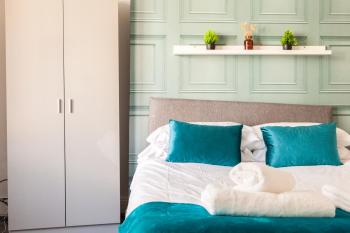 4BR Sleeps 10 - Football - Concert - Contractor - Anfield, Liverpool (photo 4)