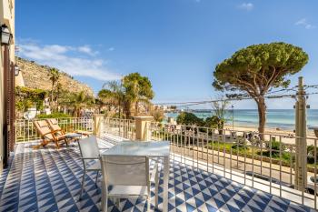 Villa Hercules Pool & Beach, Palermo (photo 4)