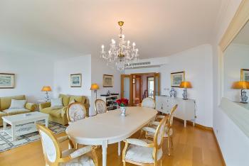 Haven in Lisbon - Exquisite Top Floor with 7 meters Balcony to the Largest Riverfront in Lisbon, Lisbon (photo 2)