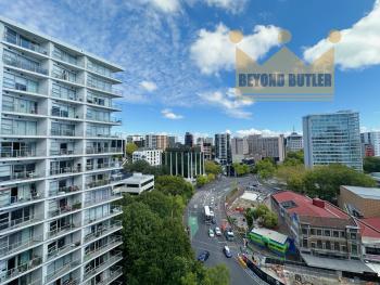 Modern 2B on Queen St with FREE Gym!, Окленд (фото 2)