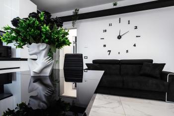 Black & White Apartment Design e Comfort - Parking e WiFi, Саронно (фото 4)