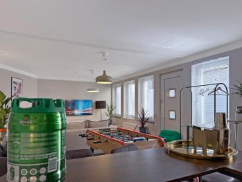 Zentr Stuttgart Gruppen-Duplex 13 Schlafplätze, PS5, Spiele & Terrasse, Štutgart (fotografie 2)