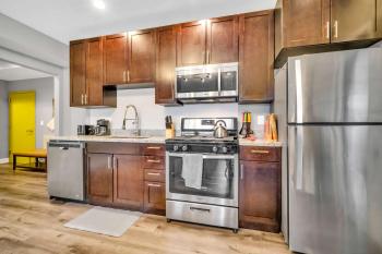 Cle Suites 1BR 1BA 5 min Walk to Cle Clinic #7, Cleveland (photo 3)