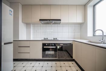 EHUB - Spacious Apartment with Bund View in Yaojiang Garden, Shanghai (foto 3)