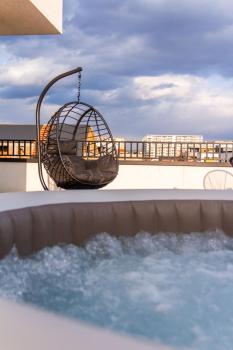 Skylark - Cairo Penthouse cu Jacuzzi si Vedere la Munte, Braşov (foto 2)