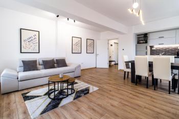 Skylark - Cairo Penthouse cu Jacuzzi si Vedere la Munte, Braşov (foto 3)