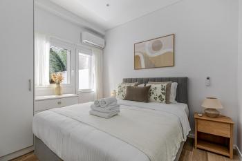 Chleo - Glamorous 2 BR Apt W Balcony in Athens, Athens (photo 2)