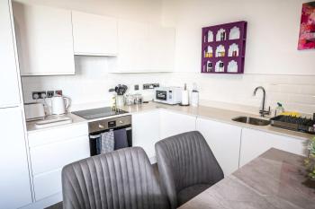 Stunning 2 Bed Manchester Apartment Near Etihad, Manchester (photo 3)