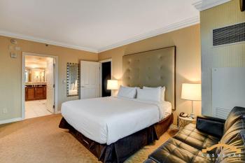 MGM Signature-04-602 1Br 2Ba Balcony Suite, Las Vegas (photo 4)
