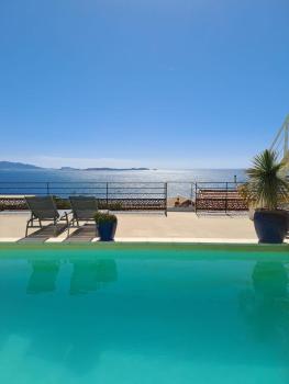 LES SUITES LOVE 1 SPA VUE MER PISCINe, Marseille (photo 4)
