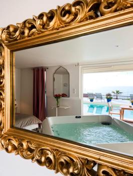 LES SUITES LOVE 2 SPA VUE MER PISCINe, Marsella (foto 5)