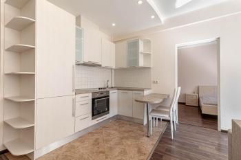 Modern Flat near City Center with Parking, Smart TV & Wi-Fi, Riga (photo 4)