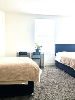 Room near Anfield Stadium - Easy Check-in, Liverpool (photo 3)