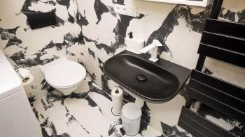 Black & White Apartment Prague by Wenceslas Square and Muzeum, Praha (fotografie 4)
