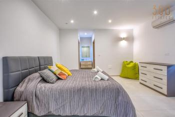 2BR Penthouse with views overlooking Pietà Marina by 360 Estates, Pietà (fotografie 3)