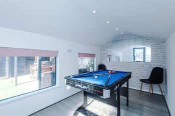Stunning 3 Bedroom Home In Stretford, Game Room, Summer House, Smart TV, Driveway, Manchester (fotografie 4)