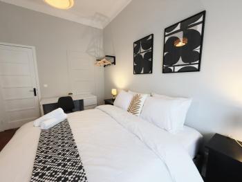 ENTRECAMPOS 1 l Stylish Stay 1 min to Metro & 5 min to Campo Grande Park, Лиссабон (фото 3)