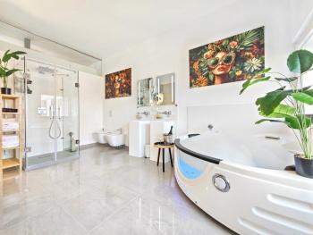 Loft für bis zu 12, Whirlpool, Infrarotsauna, Arcade-Spiele, Tischfußball, Wii, Nürnberg (Foto 4)