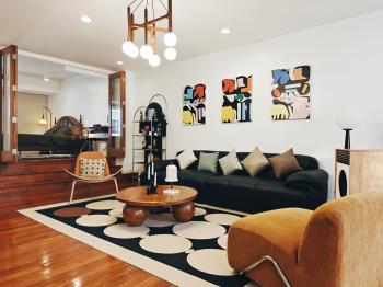 4BR Modern Art Villa with Free Wi-Fi Netflix Vinyl, Bangkok (photo 4)