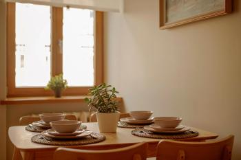 Sunny Apartment in the Art Nouveau District with Balcony, Riga (foto 5)