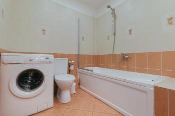 Modern Flat near City Center with Parking, Smart TV & Wi-Fi, Riga (photo 3)