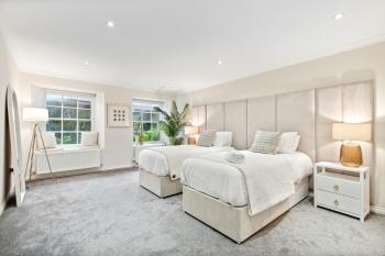 Timeless 5 bed Duplex Flat, Glasgow (photo 2)