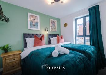 Modern 5 Bedroom House in Manchester by PureStay - Short Stay with Service Accommodation & Free Parking, Manchester (photo 2)