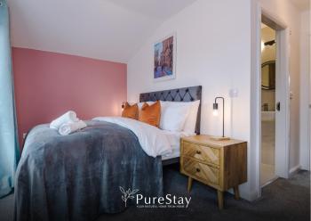 Modern 5 Bedroom House in Manchester by PureStay - Short Stay with Service Accommodation & Free Parking, Manchester (photo 4)