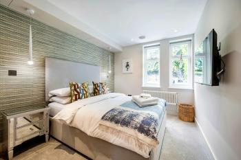 The Bohemian Rhapsody, Hampstead - by Out of office Lifestyle, Londýn (fotografie 2)