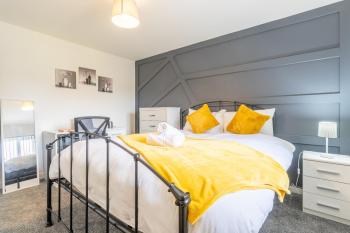 Newly Refurbed, Driveway, 4-BR House, Ensuite, Northampton (foto 4)