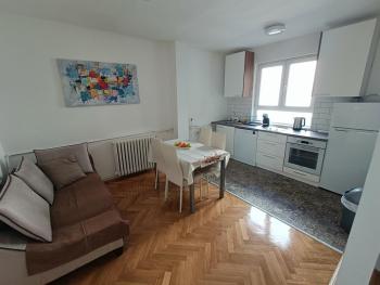 Urban View - Main Square Gate Apartment, Skopje (photo 4)