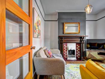 Pass the Keys Stunning Home sleeps 6, Manchester (photo 5)