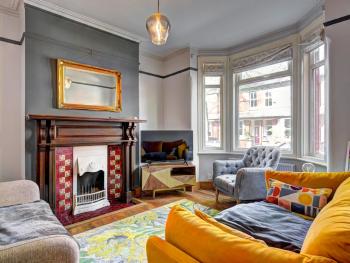 Pass the Keys Stunning Home sleeps 6, Manchester (photo 2)