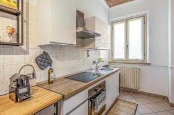 GuestHost - Cozy Flat X4 in a Historic Silk Mill, Модена (фото 3)
