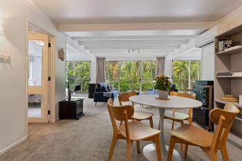 Lush Green Hideaway Guest Suite near Newmarket, Окленд (фото 4)