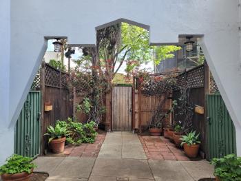 Charming Studio Four with Private Patio, Los Angeles (photo 5)