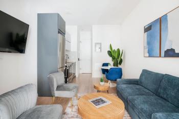 319-B Sleek Modern 1BR w outdoor space Union Square WD in Unit, New York (fotografie 5)