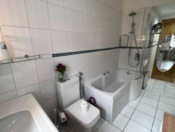 Wonderful 3 Bed West End Flat, Glasgow (photo 3)