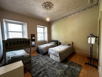Cheerful 5 Bedroom House Close to Central West End and Parking, Glasgow (photo 2)