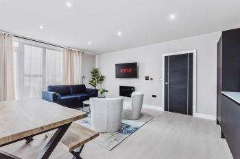 Stylish new-build, FREE parking, 10 minutes to NEC & BHX airport, Бирмингем (фото 5)
