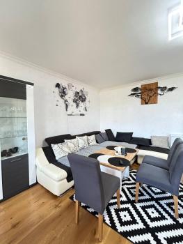 Light & Wood Design - 89 m2 Apartment in Prague, Praha (fotografie 3)