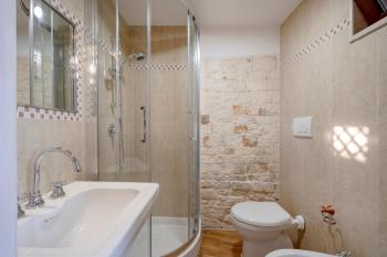 GuestHost - La Dimora di Aline - IRIS & AMBRA apartments, Conversano (Foto 5)